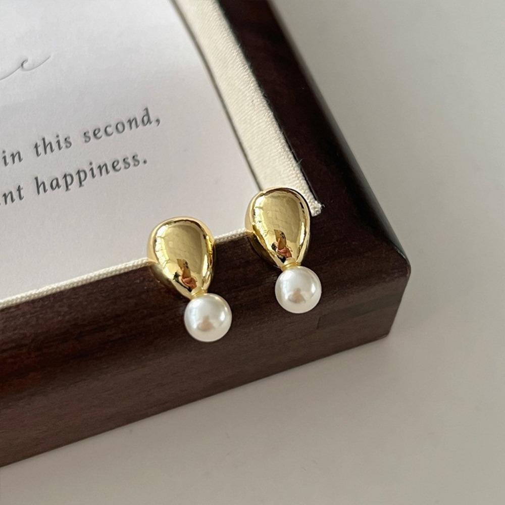 Cercei cu perle Cercei de damă de înaltă calitate