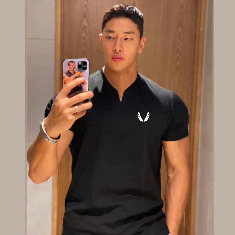 

Muscleguys Горячая распродажа Мужская V-образная футболка с вырезом Летняя мода Твердая футболка с коротким рукавом Мужская печать Slim Fit Мужской тренажерный зал Бодибилдинг Фитнес Футболка L чёрный