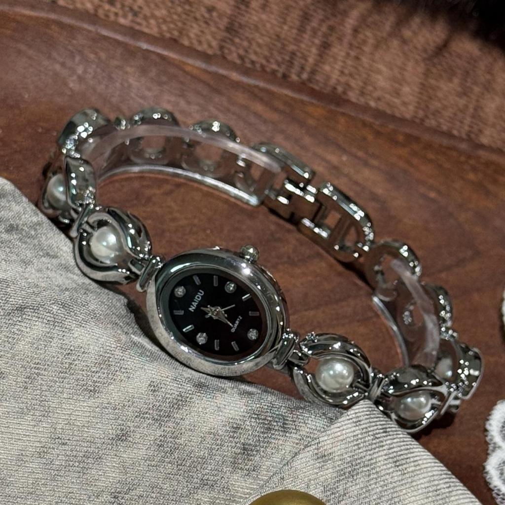 Luxury Ladies Watches Gold Silver Small Oval Dial Pearl Bracelet Clock For Women Lady Dress Quartz Wristwatch Relogio Feminino