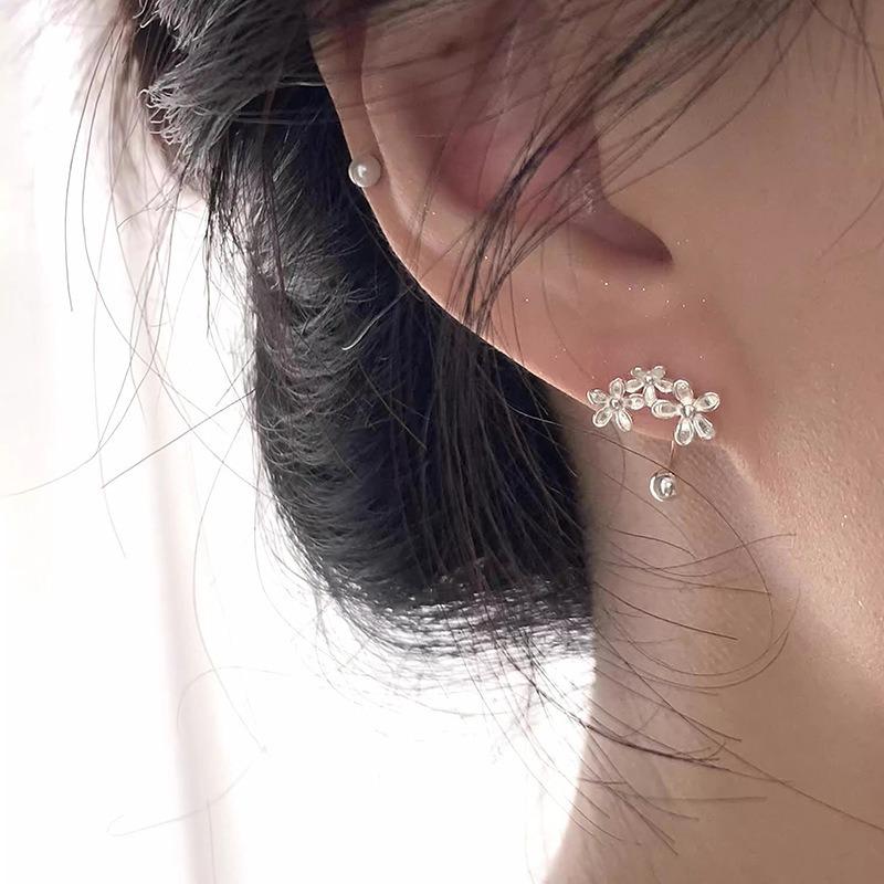 2026 Light Luxury Triple Flower Ear Hooks Stud Earrings for Women - Sweet & Versatile Accessory