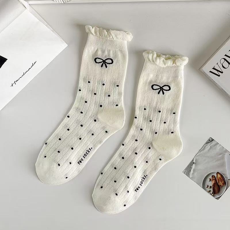 

Модные носки Женские Весенне-осенние Новые Хлопковые носки средней длины с вышивкой в виде бантика One size