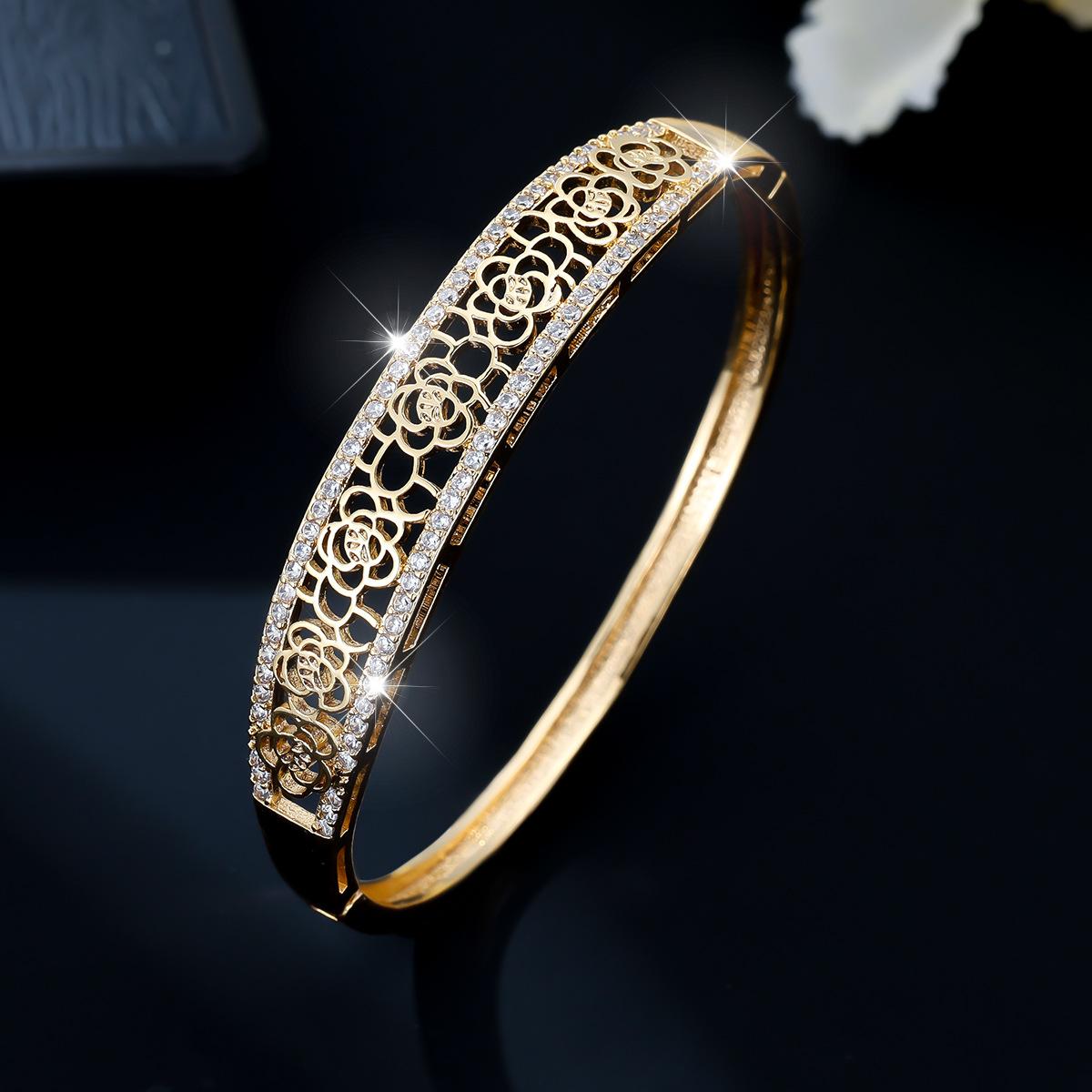Fashionable Hollow Flower Zircon Women s Light Luxury Bracelet Bracelet One Size(16-22CM)