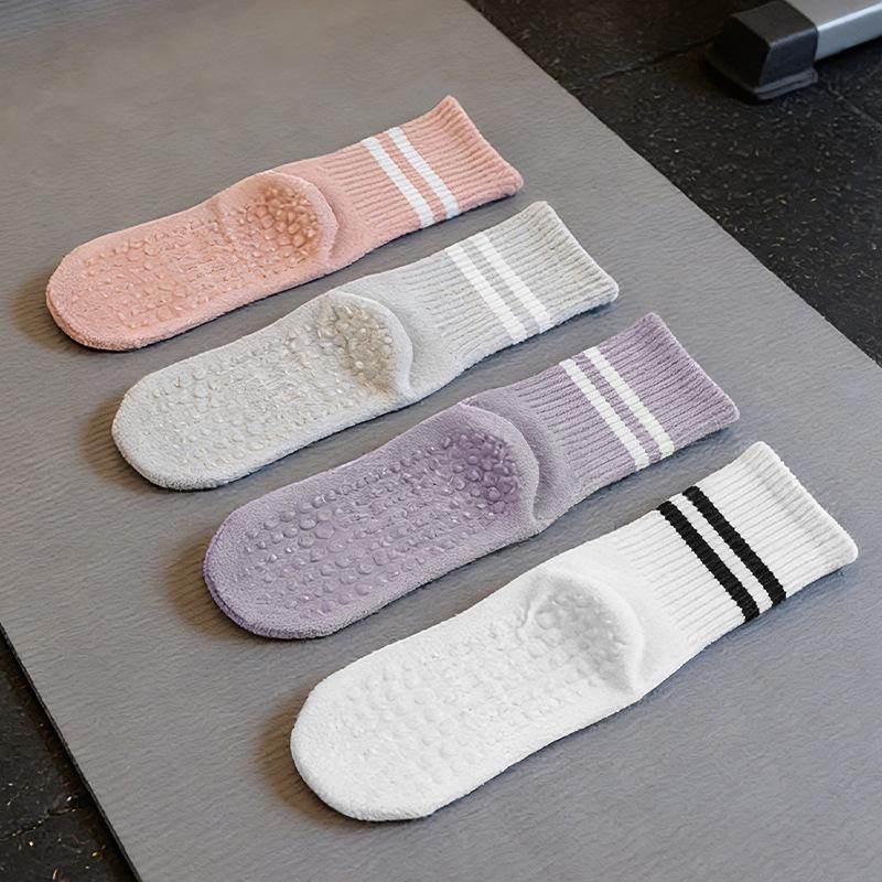 Women's Breathable Non-slip Yoga Socks - Mid-calf Striped Pilates Socks