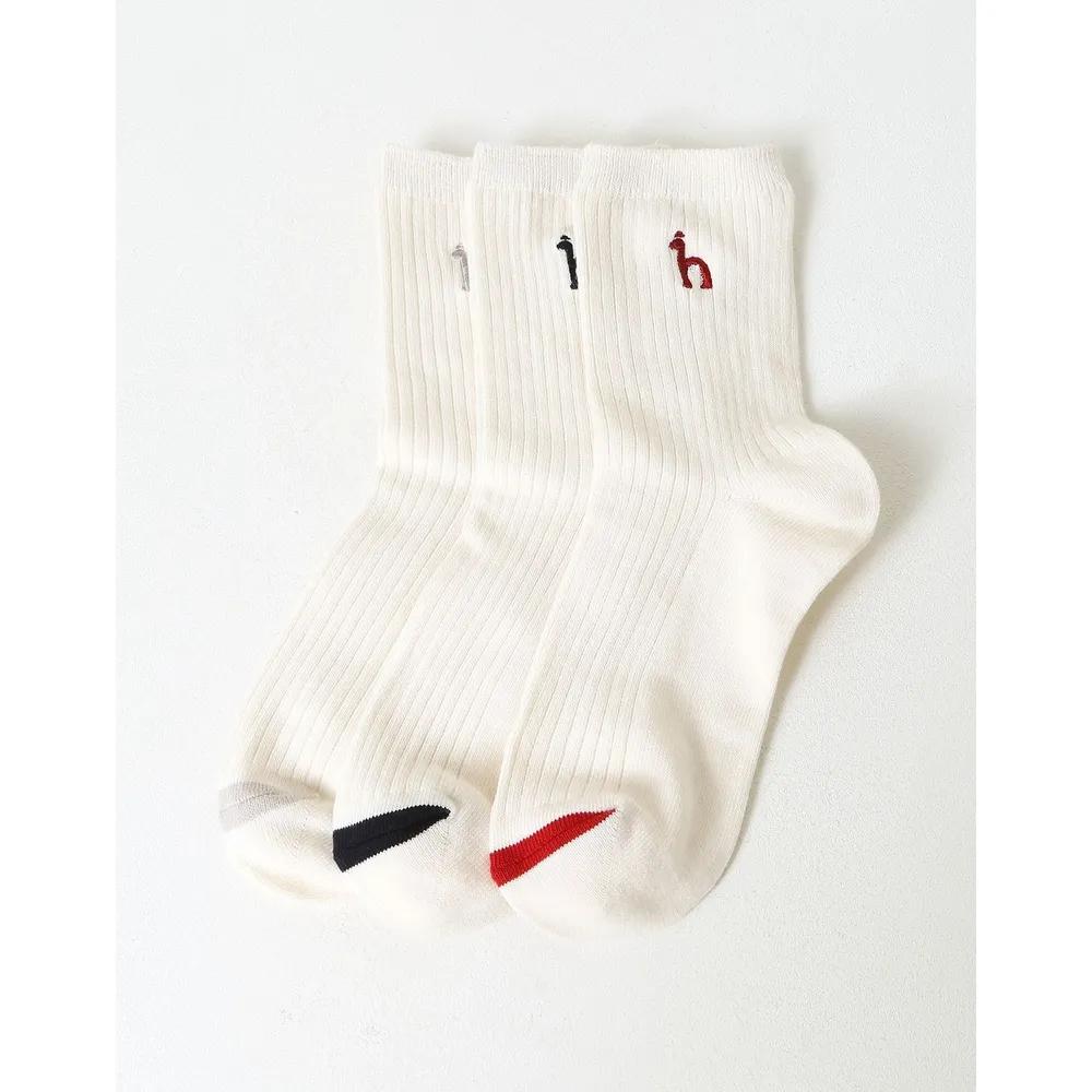 HISS4F221WT_Women's White Solid Sport Socks 3-Pair Set