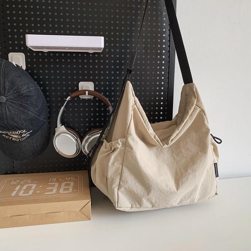 Повседневная нейлоновая сумка через плечо для мужчин и женщин чёрный — фото 12