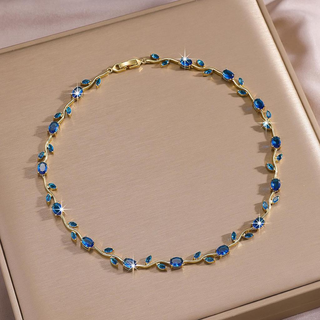 Bracelet Feuille Plaqué Or avec Incrustations de Zircon Hachuré et de Diamant