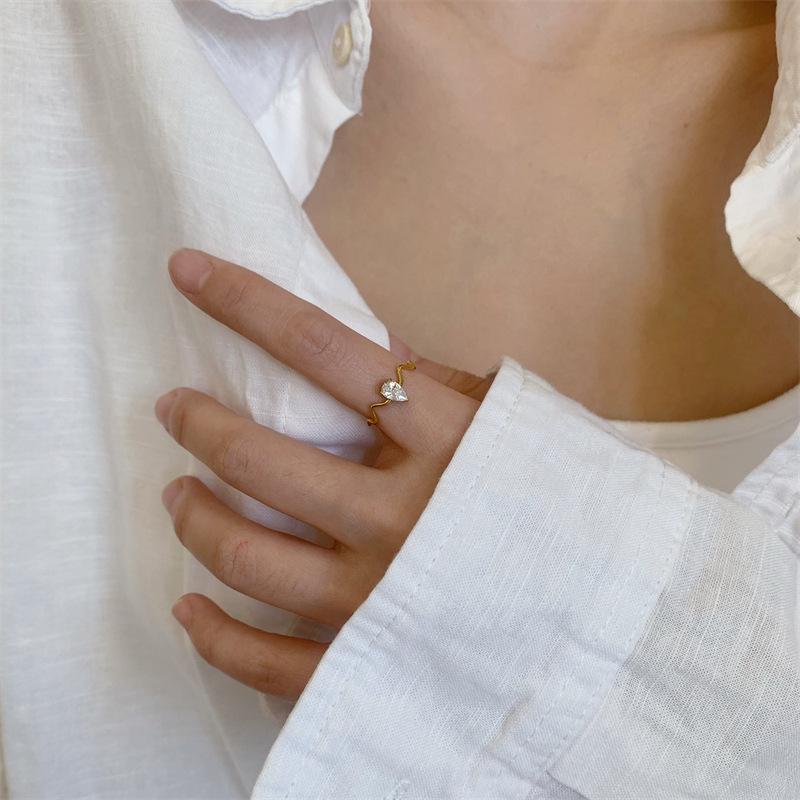 Elegant Teardrop Diamond Ring: 18K Gold-Plated, Fashionable Thin Design for Women