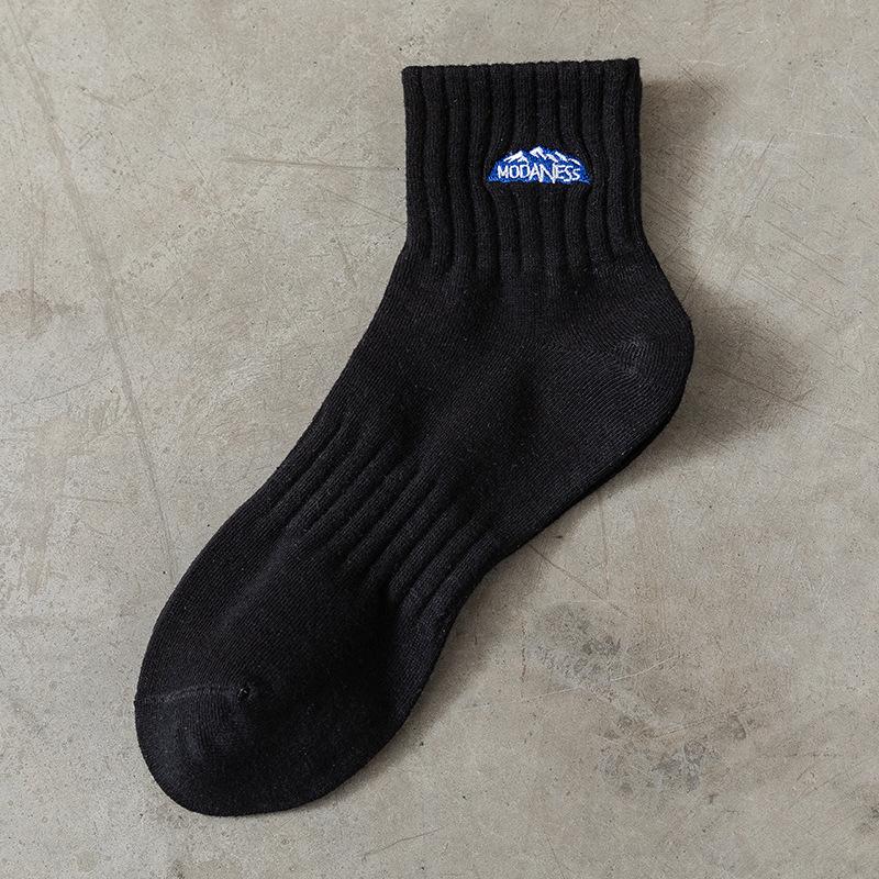 

Men s Mid-Length Anti-Odor Sweat-Wicking Socks, Breathable Black & White for Spring, Autumn, Winter Style