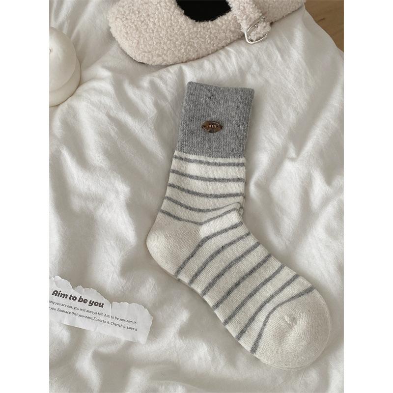 Egg Button-Down Wool Socks Mid-Season Socks Striped Thickened Warm Pile Stack Socks Winter Confinement Socks