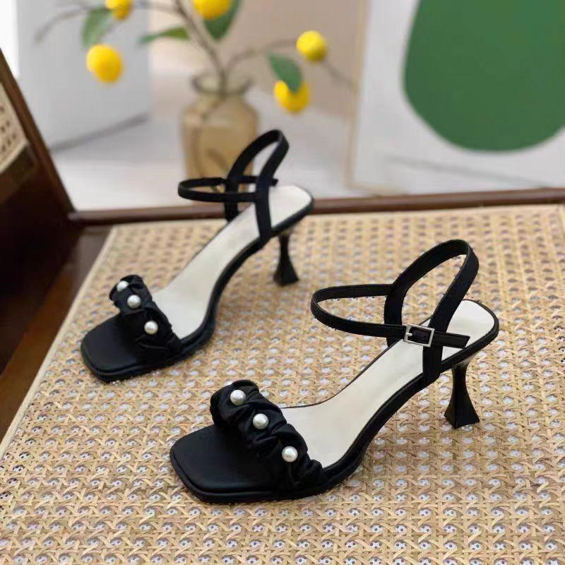 

One-word sandals women s summer 2025 new French temperament stiletto 6CM high heels square toe sandals 39 чорний