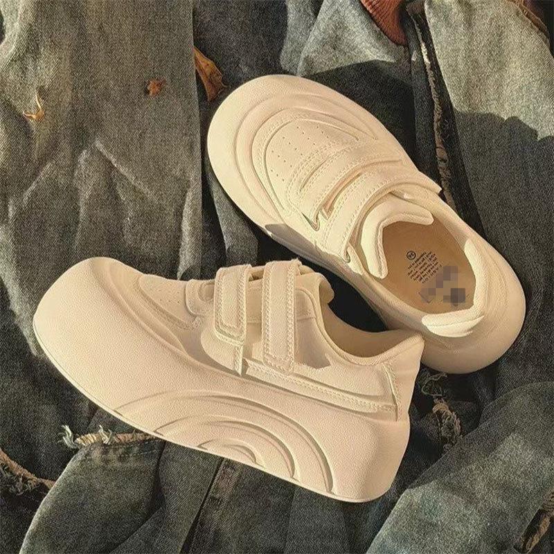 Velcro thick-soled muffin increases the height of ugly and cute big-headed children's new board shoes in summer, spring and autumn