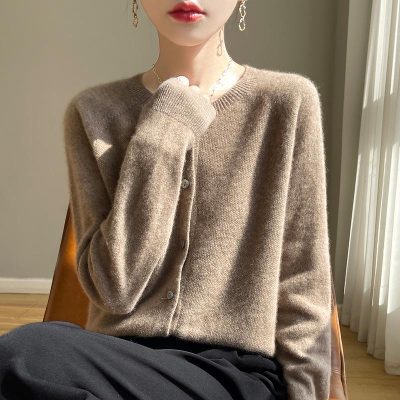 

Женский осенне-зимний тонкий кардиган свитер свободного кроя с круглым вырезом Medium