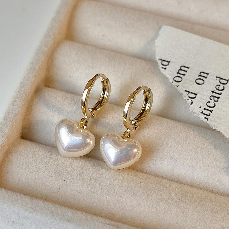 Female Niche Minimalist High-end Heart-shaped Earrings