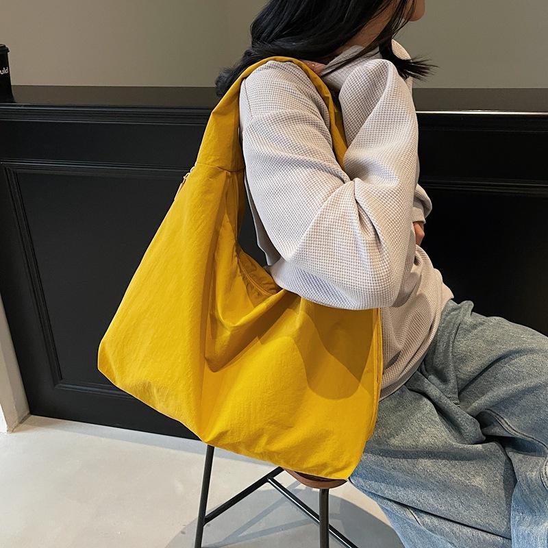 Fashion Casual Canvas Tote Bag Women's Tide Versatile Large Capacity Underarm Bag Commuter Shoulder Bag