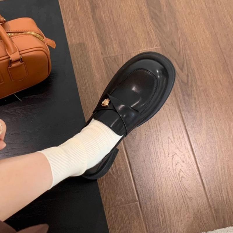 Маленькие золотые монеты толстая подошва толстый каблук женский стиль ретро однопедальные маленькие кожаные туфли ленивые одинарные туфли 40 матовый черный 5980₽