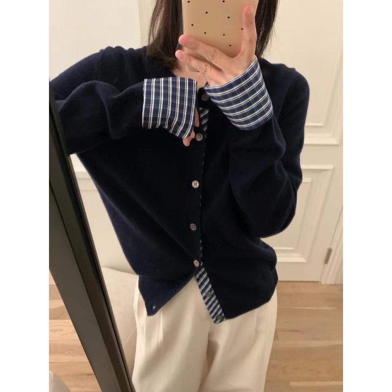 

Contrasting color plaid fake two-piece knitted cardigan women s spring and autumn new design sense loose age-reducing sweater jacket One size