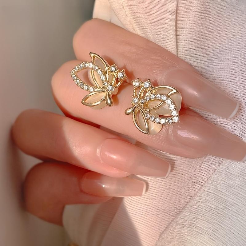 

Изящные серьги-бабочки, украшенные сверкающими стразами, серьги-пусеты с полыми бабочками, ювелирный подарок для женщин