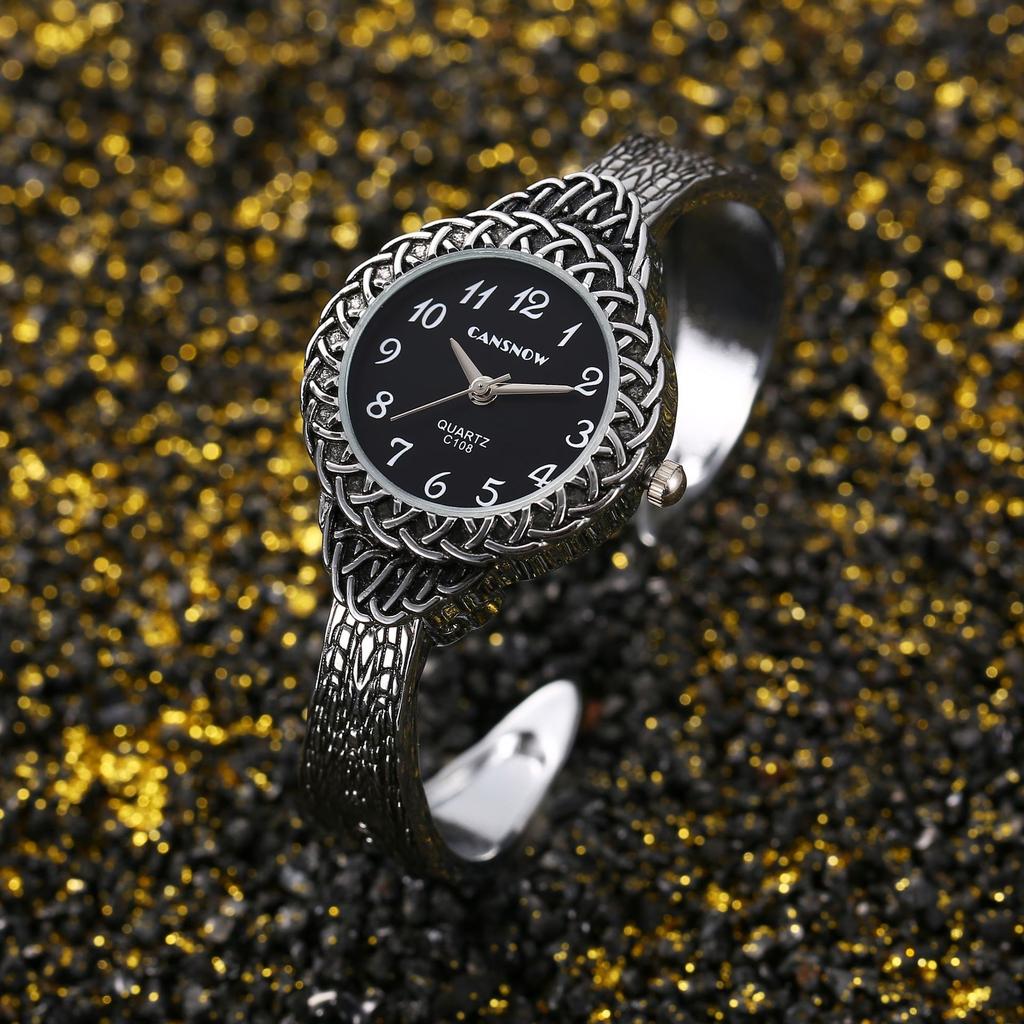 Women Vintage Bracelet Quartz Watch Round Wrist Watches