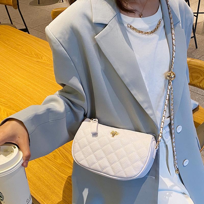 Geantă Pătrată Mică Caviar, O Geantă de Nișă pentru Femei cu un Aspect la Modă și High-end, O Geantă Stilată cu Lanț, de Umăr Simplu, Tip Crossbody