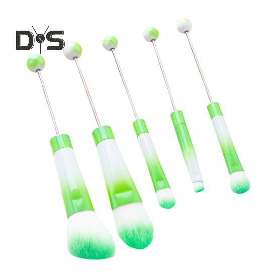 

5 шт./набор кистей для самостоятельного нанесения бисера, 5 размеров, синтетическая кисть для тональной основы кабуки, рассыпчатая пудра, тени для век, консилер, румяна для бровей, косметическая кисть для растушевки зелёный