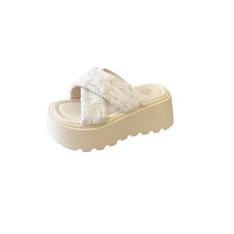 Beautiful slippers women's summer wear new small thick bottom heightening beach cool slippers