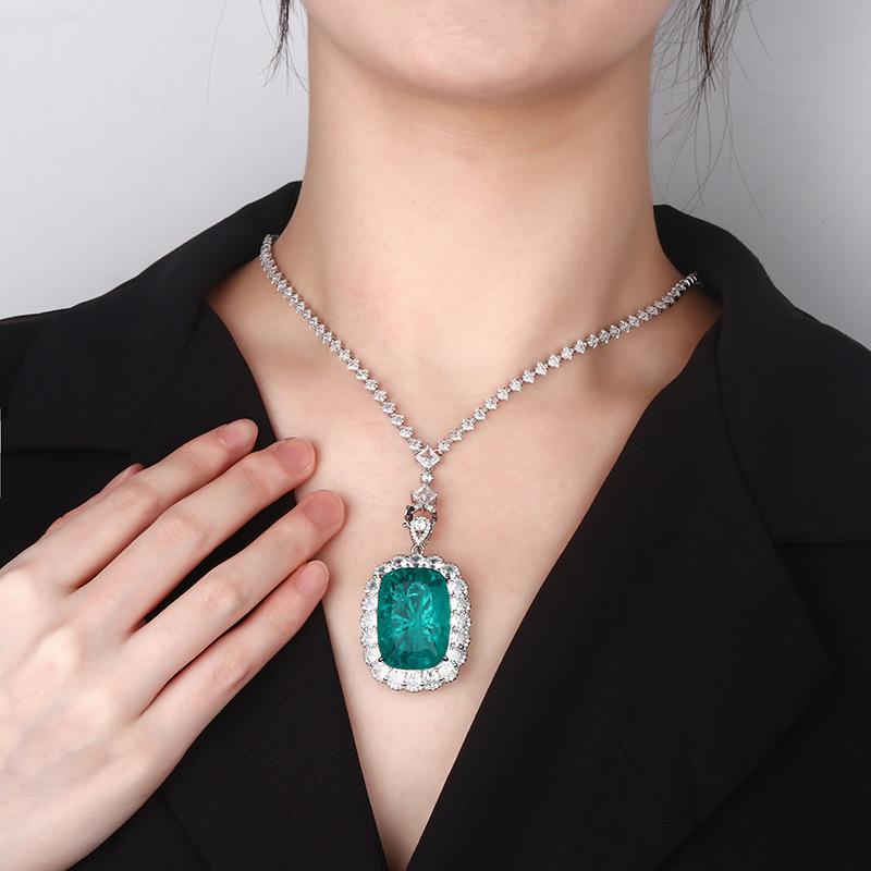 Jewelry Copper Bottom Gold-Plated Imitation Emerald Pendant Necklace Stone 20 * 28