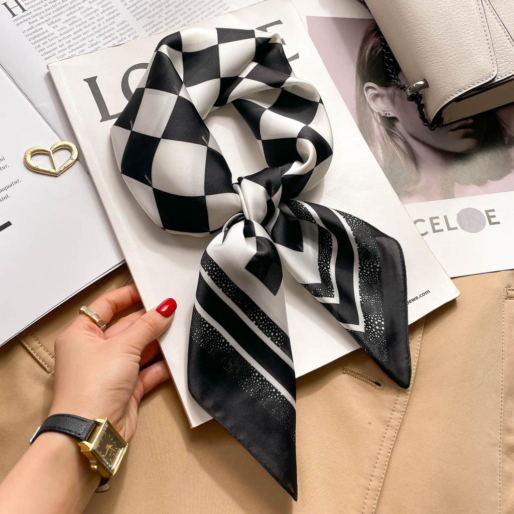 Blue and white temperament 71 small square scarf silk scarf women's new summer thin versatile fashion simple high-end scarf
