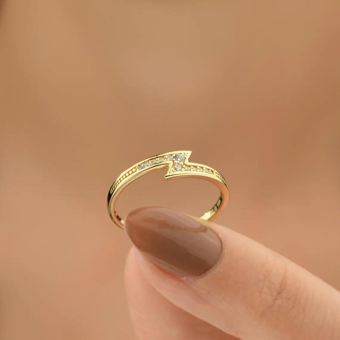 Silver Art Origin s925 Sterling Silver Z Letter Rhinestone Tail Ring - Original French Design, Women s Luxury Statement. US Size 7