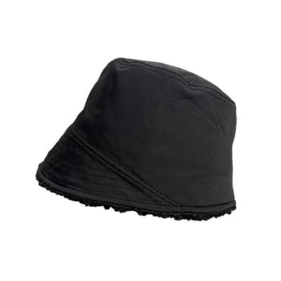 Cappello a secchiello imbottito MAD FACTORY - nero