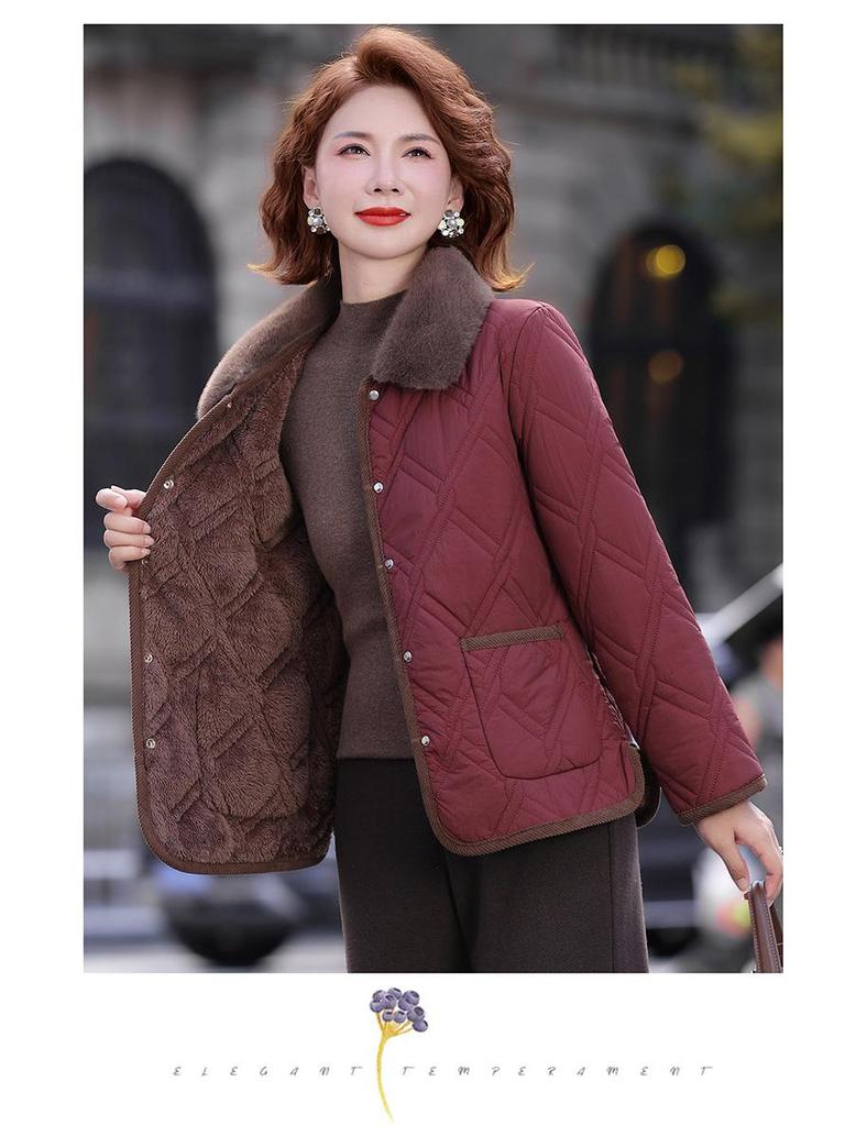 Stylish Women's Cotton Jacket: Short, Warm Winter Outerwear for Women Aged 40-50