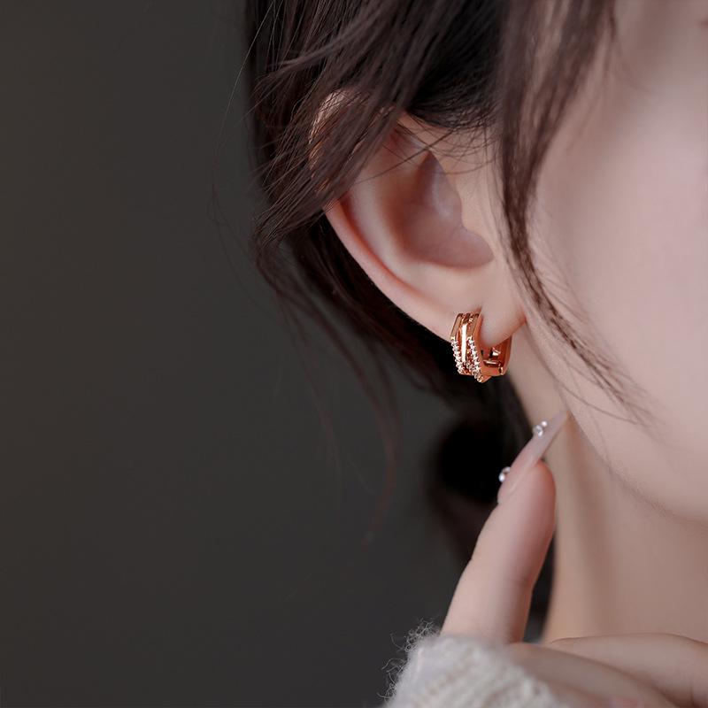 2024 Luxury Zircon Ear Cuffs: Women's Versatile High-End Fashion Hoops