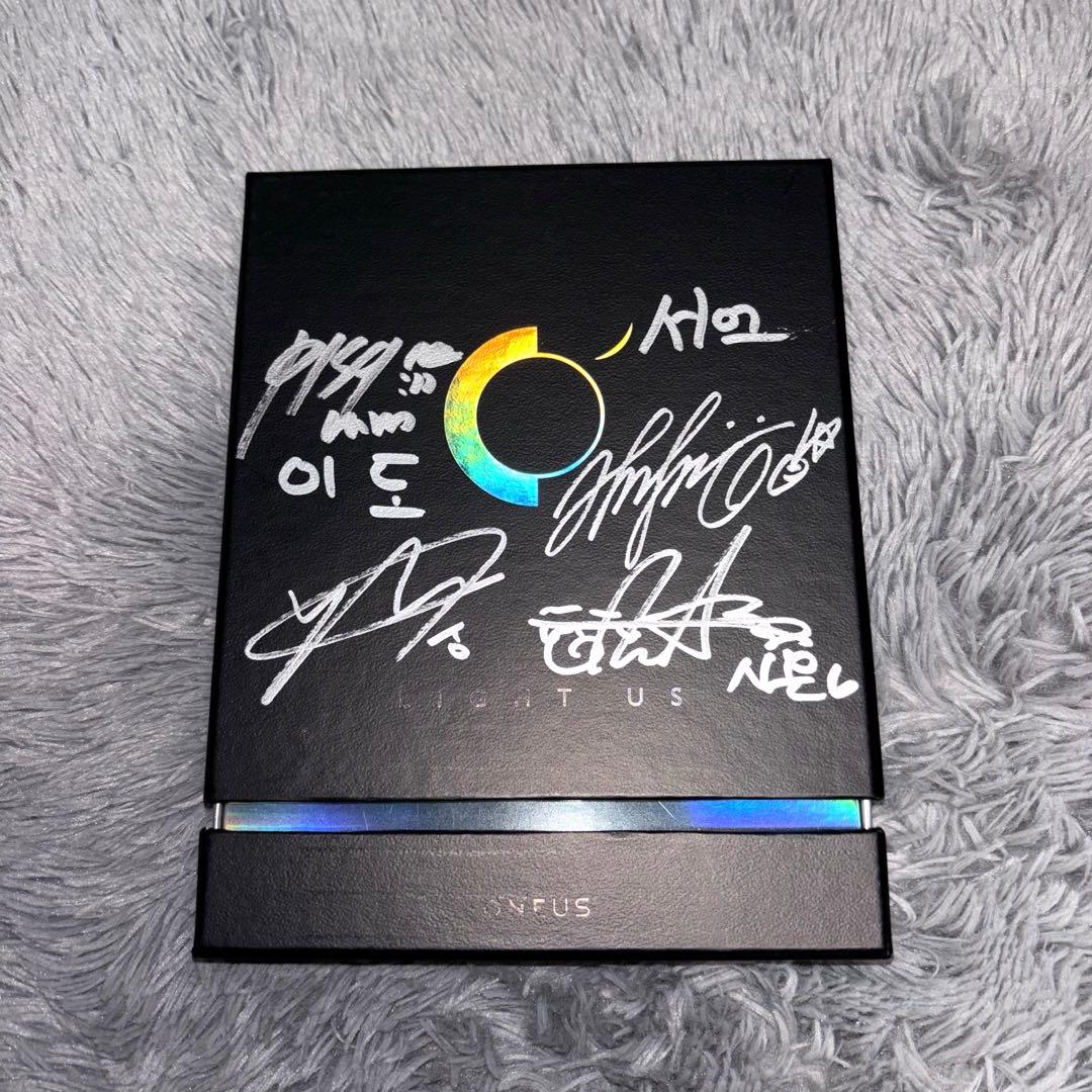 

[USED] ONEUS Light us all sign Oneus