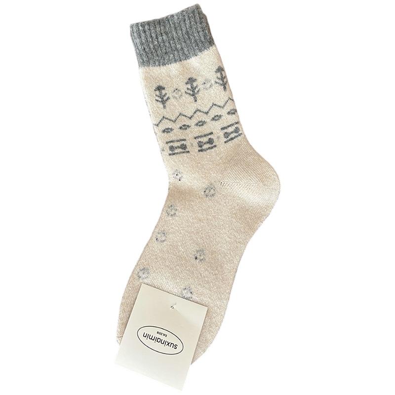 Fair Island wool tree socks women's retro medium tube Japanese autumn and winter cartoon animal stacking socks