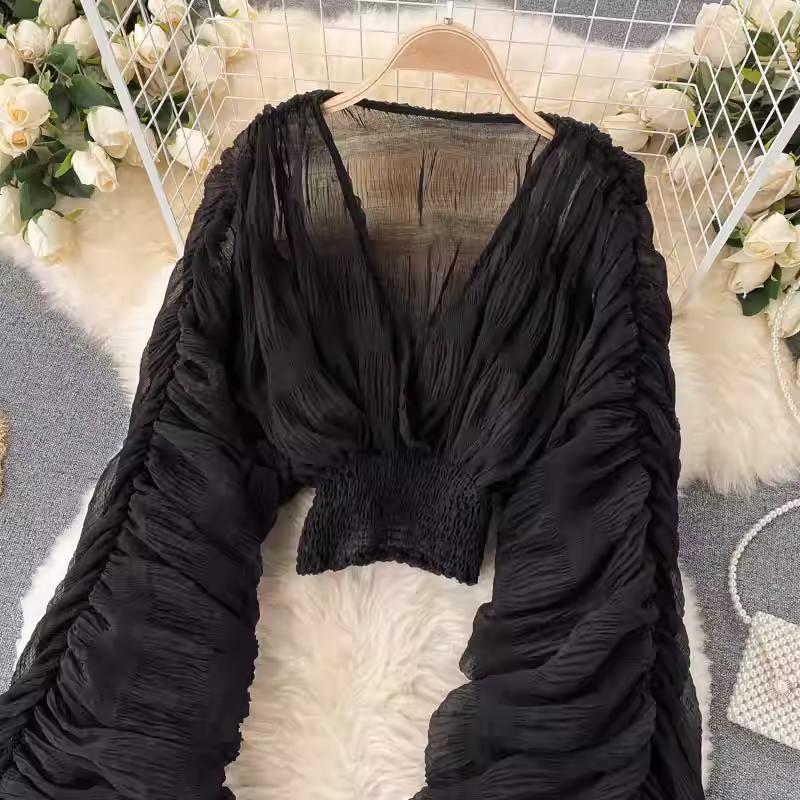 Women's Top with a Stylish Design, Pleated Puff Sleeves, Slim Fit, Short Length, Fashionable and Versatile Chiffon Shirt