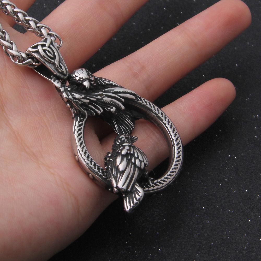 Colier Odin's Ravens din oțel inoxidabil - Pandantiv viking cu oțel nordic pentru bijuterii din metal hip hop pentru bărbați