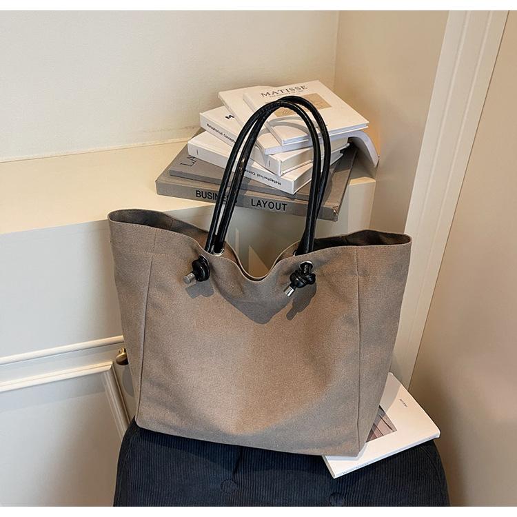 

Fashionable casual tote bag women s 2025 autumn and winter new trendy large-capacity simple shoulder bag commuter underarm bag хаки
