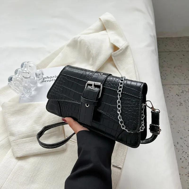 Retro chain crossbody shoulder bag for women  small square bag  armpit bag  simple design sense  all-match  autumn and winter  new fashion