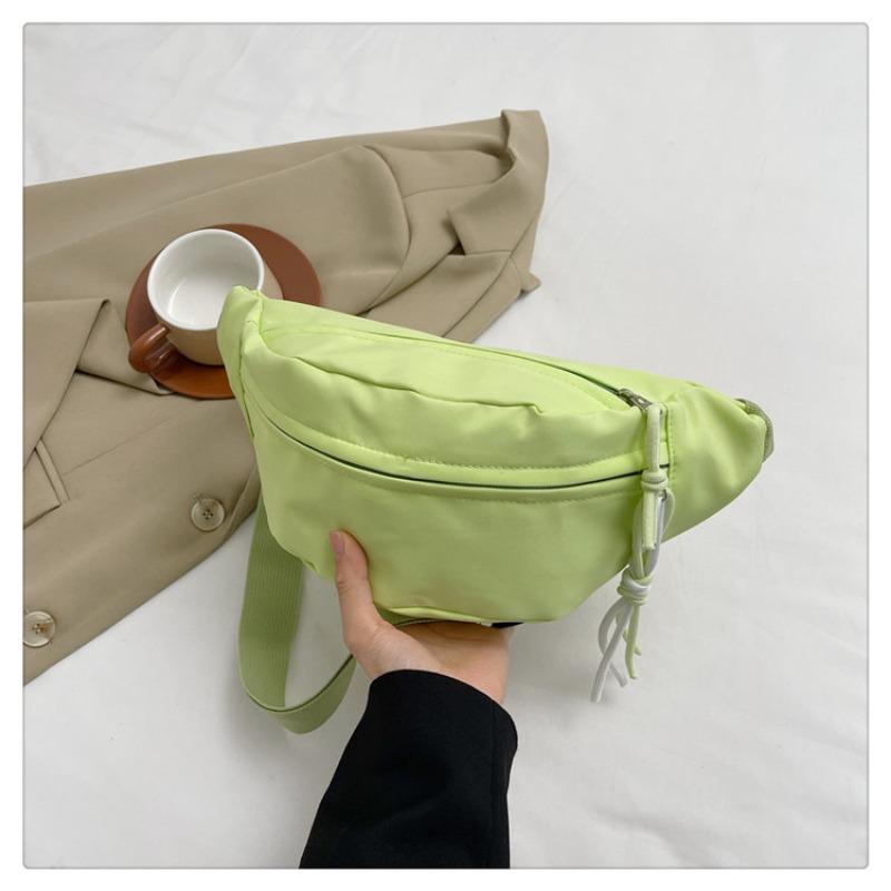 

Вместительная многофункциональная сумка через плечо, на грудь, на пояс зелёный