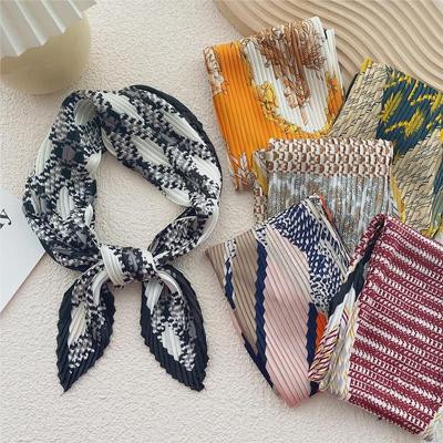 Foulard di Seta Pieghettato Primavera 70: Accessorio versatile e decorativo in stile coreano per donne professioniste
