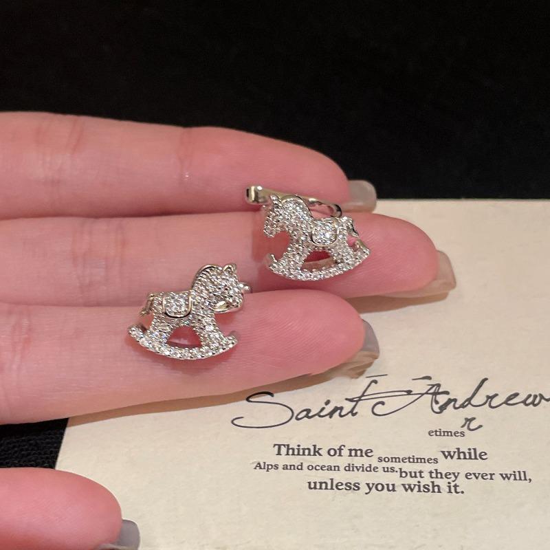Cold wind zircon pony ear clips, niche design sense, no ear piercings, ear bone clips, natal year light luxury earrings, earrings, women