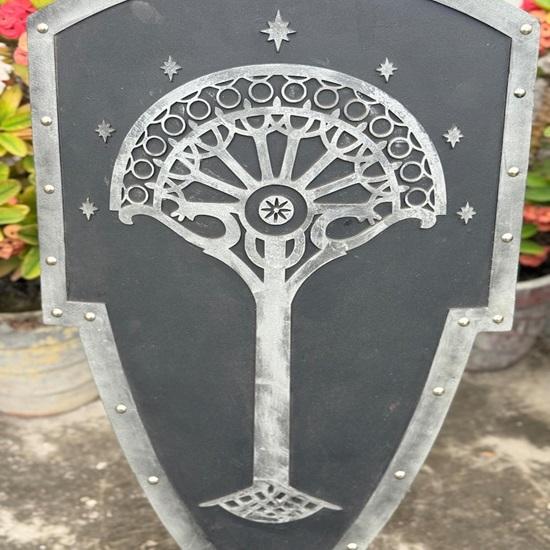 Yggdrasil Kosmiczna Tarcza Aluminiowa Zawieszka Ścienna w Stylu Wikingów z 8-ramienną Gwiazdą