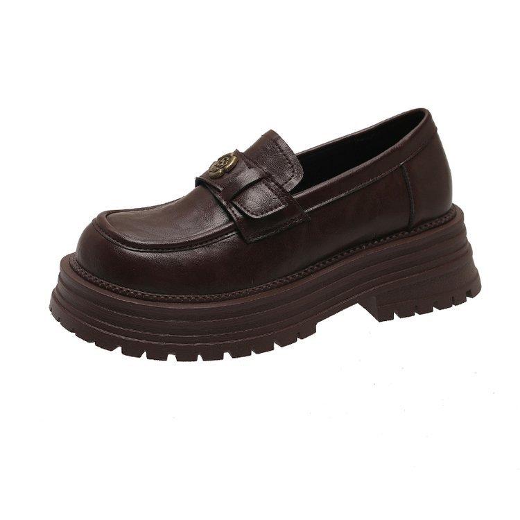 

Ретро лоферы с камелией женские 2025 весна новые универсальные с круглым носком на платформе маленькие кожаные туфли в британском стиле 40 коричневый