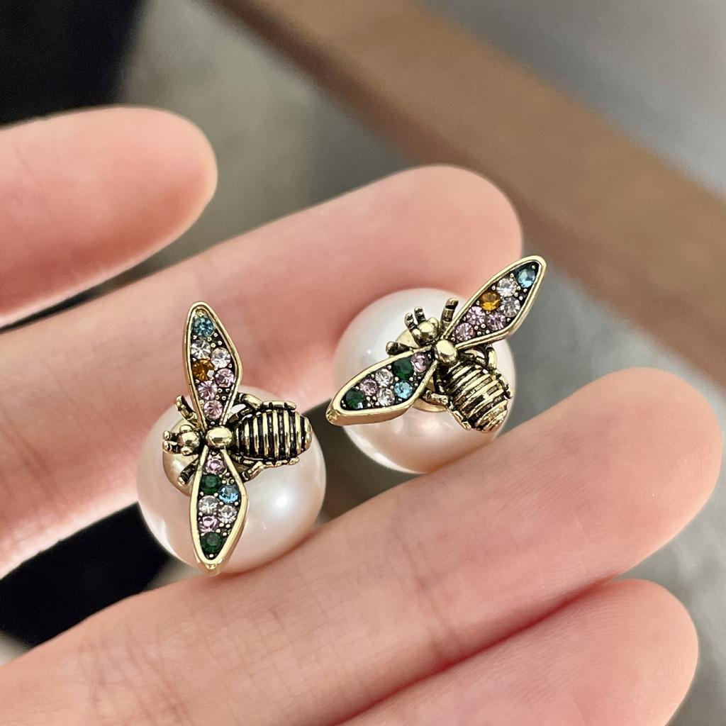 Europe and The United States Trend Retro Style Bee Pearl Earrings Light Luxury Female Fashion Niche Jewelry Party Banquet Gifts