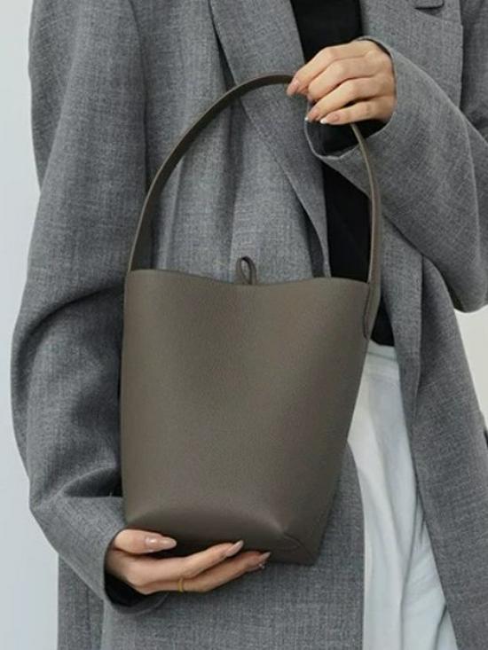 2024 Cowhide Leather Bucket Bag: Minimalist, Large-Capacity Commuter Tote for Women