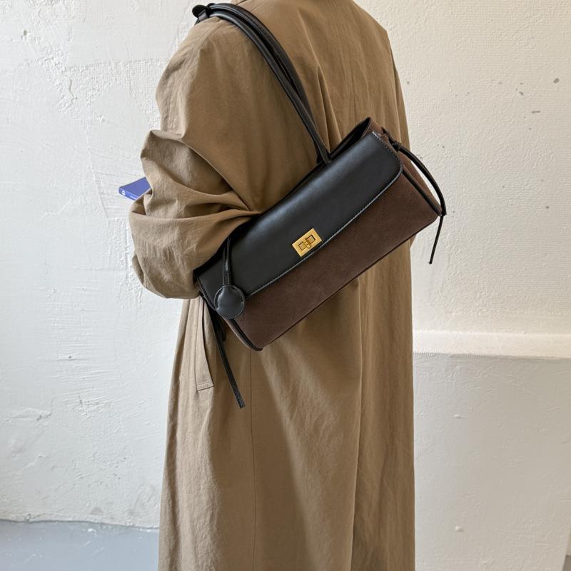 Small Fragrance Color-coordinated Crossbody Bag with Large Capacity Tote Bag, Baguette Style Shoulder Bag for Single Use