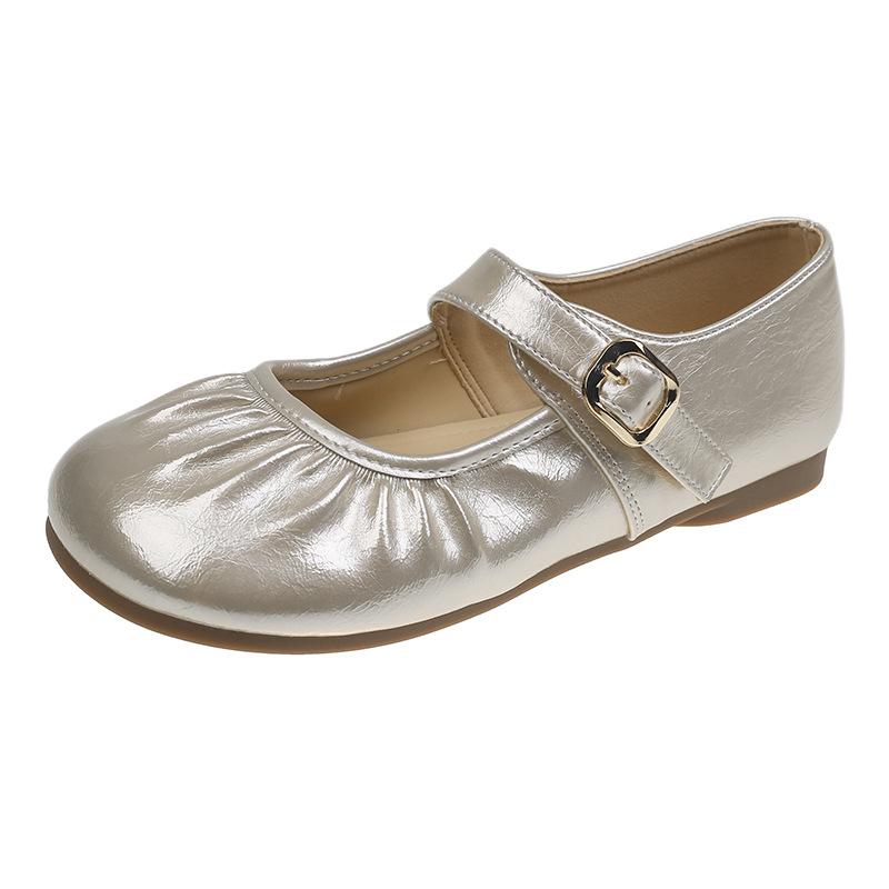 

Soft-soled commuter Mary Jane single shoes women s outer wear 2025 summer new pleated shallow mouth one-word buckle loafer single shoes women 40 шампанського