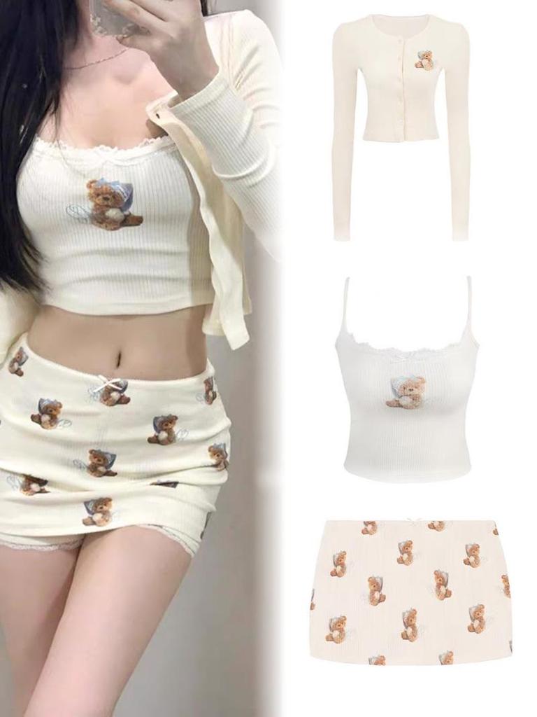 "Girls' Pure Desire Bear Print Suspender Pajama Set with Chest Pad - Summer Slim Fit Vest and Shorts"