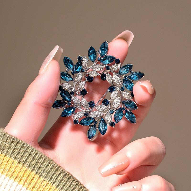Ancient style auspicious clouds peony flower brooch elegant temperament high-end fashion corsage cheongsam Hanfu suit pin accessories
