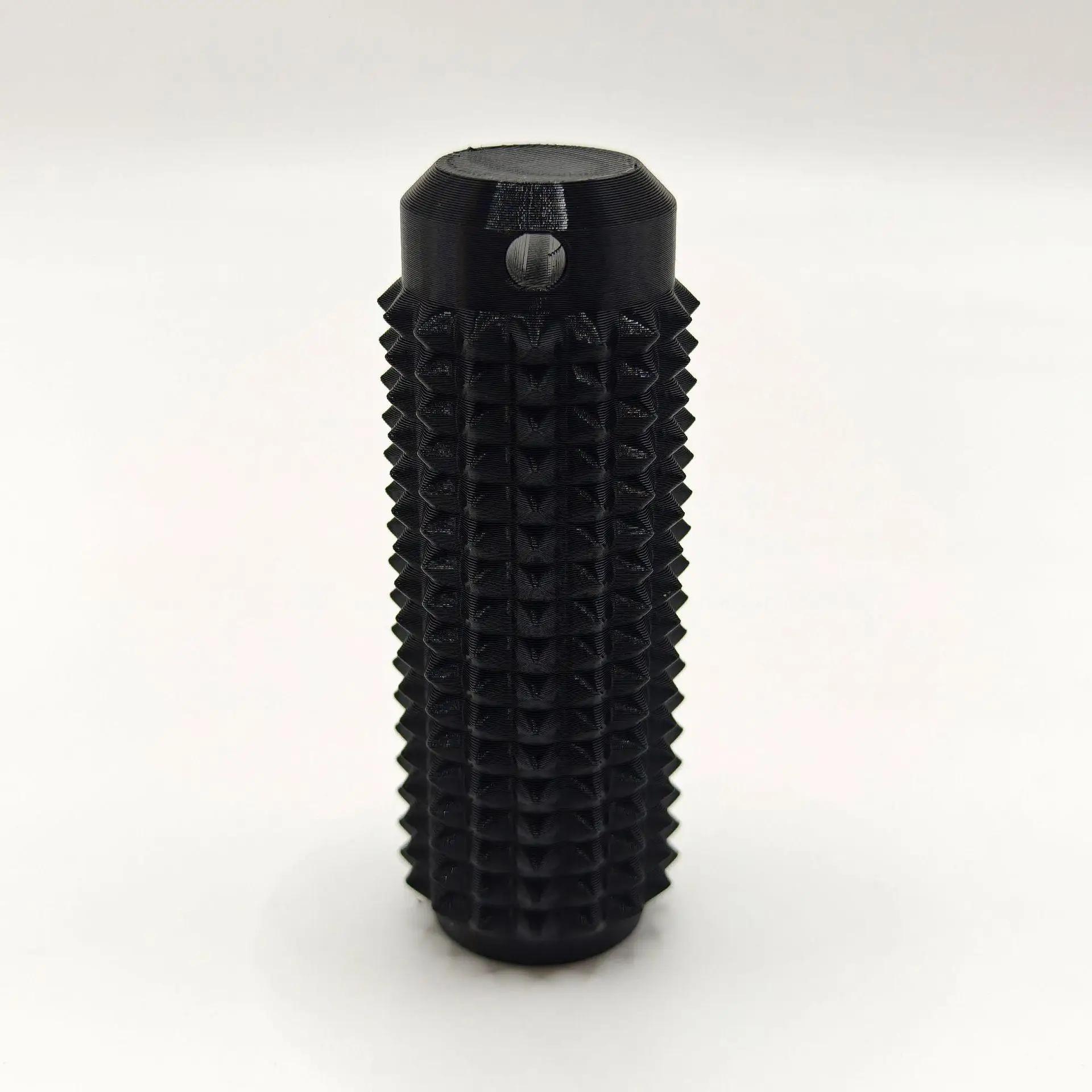 

Spiky Grippie Fidget Keychain Stress Adhd Portable Mini Roller Massage Keychain Stim Keychain Anxiety Relief Little Ouchies Pain светло-серый