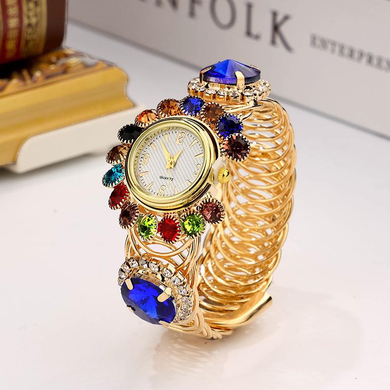 European & American Style Retro Women s Rhinestone Quartz Bracelet Watch цветной